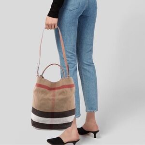 💯 Authentic Burberry Tan and Black Striped Women's Bag